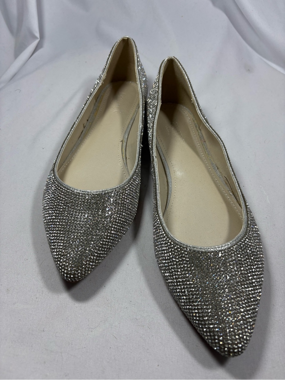 David's Bridal Women's Madelyn Allover Crystal Silver Metallic Flat Shoes Sz 8.5